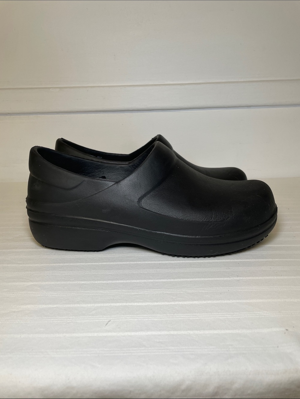 CROCS Neria PRO II Black Slip-On Work Clogs Shoes Women's Size 8
